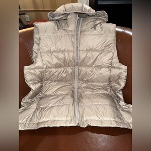 Athleta Aire Puffer Vest